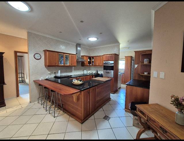 3 BEDROOM TOWNHOUSE FOR SALE IN UVONGO
